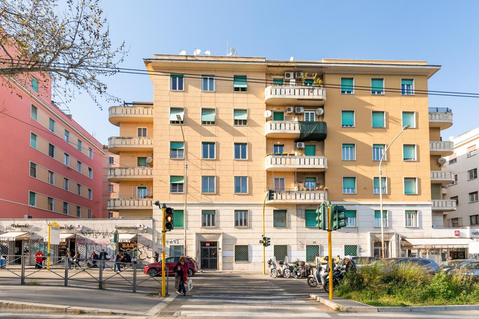 Cozy Apartment Gianicolense 3Bdr Рим Экстерьер фото